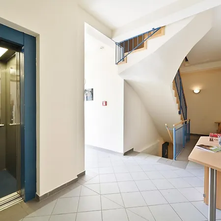Nr 9 Celia Apartment *